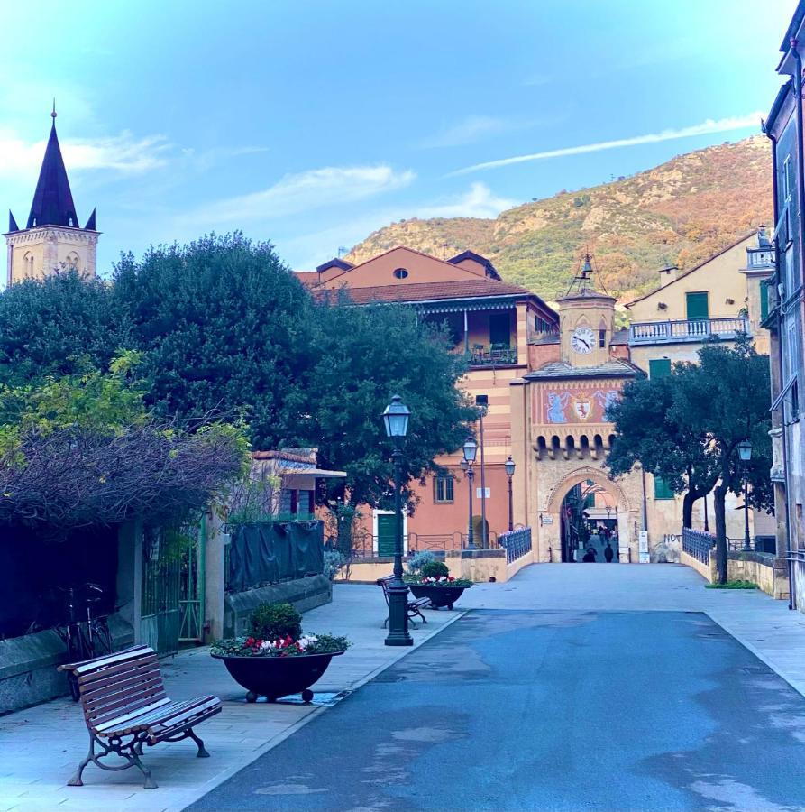 Vivi La Mia Liguria - Casa D'Arte E Vacanze - Big Apartment With Free Parking Finale Ligure Exterior foto